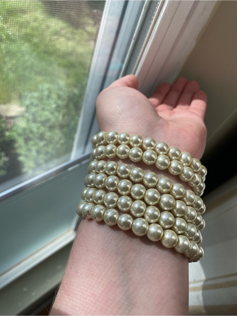 Elegant Pearl and Crystal Stretch Bracelet - Ivory Pearls with Rhinestone Accent - Picture 3 of 5